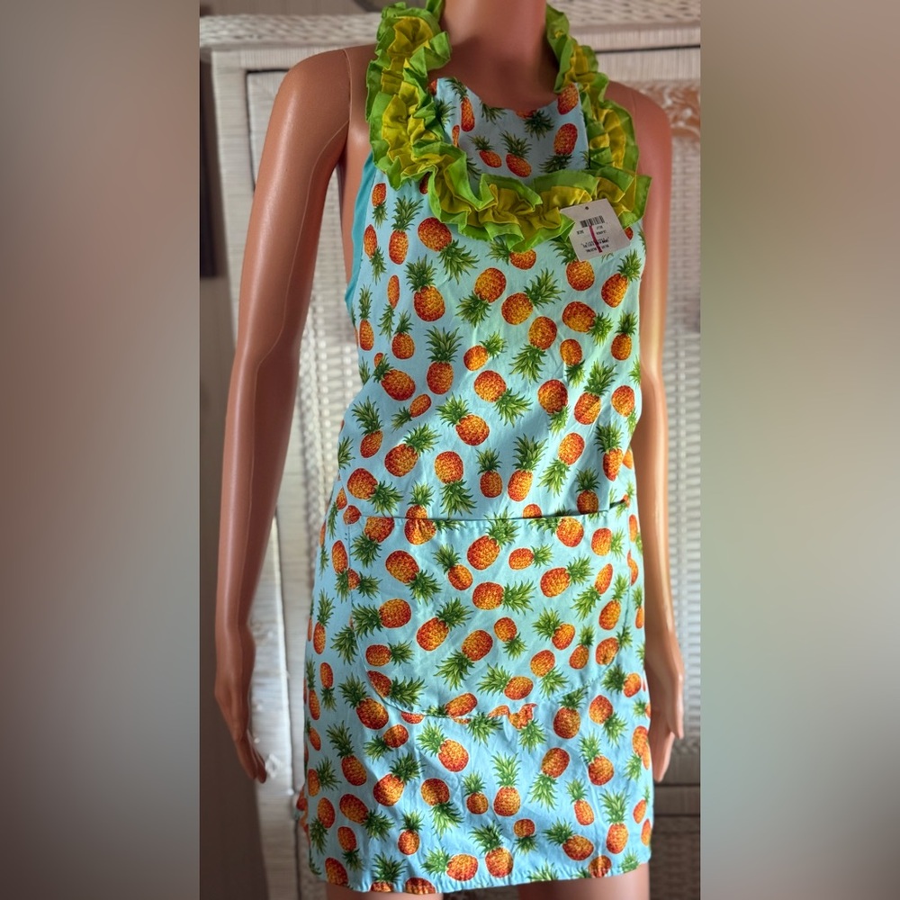 Regency Creations Lei Ruffled Luau Apron Adorned with Pineapple NWT